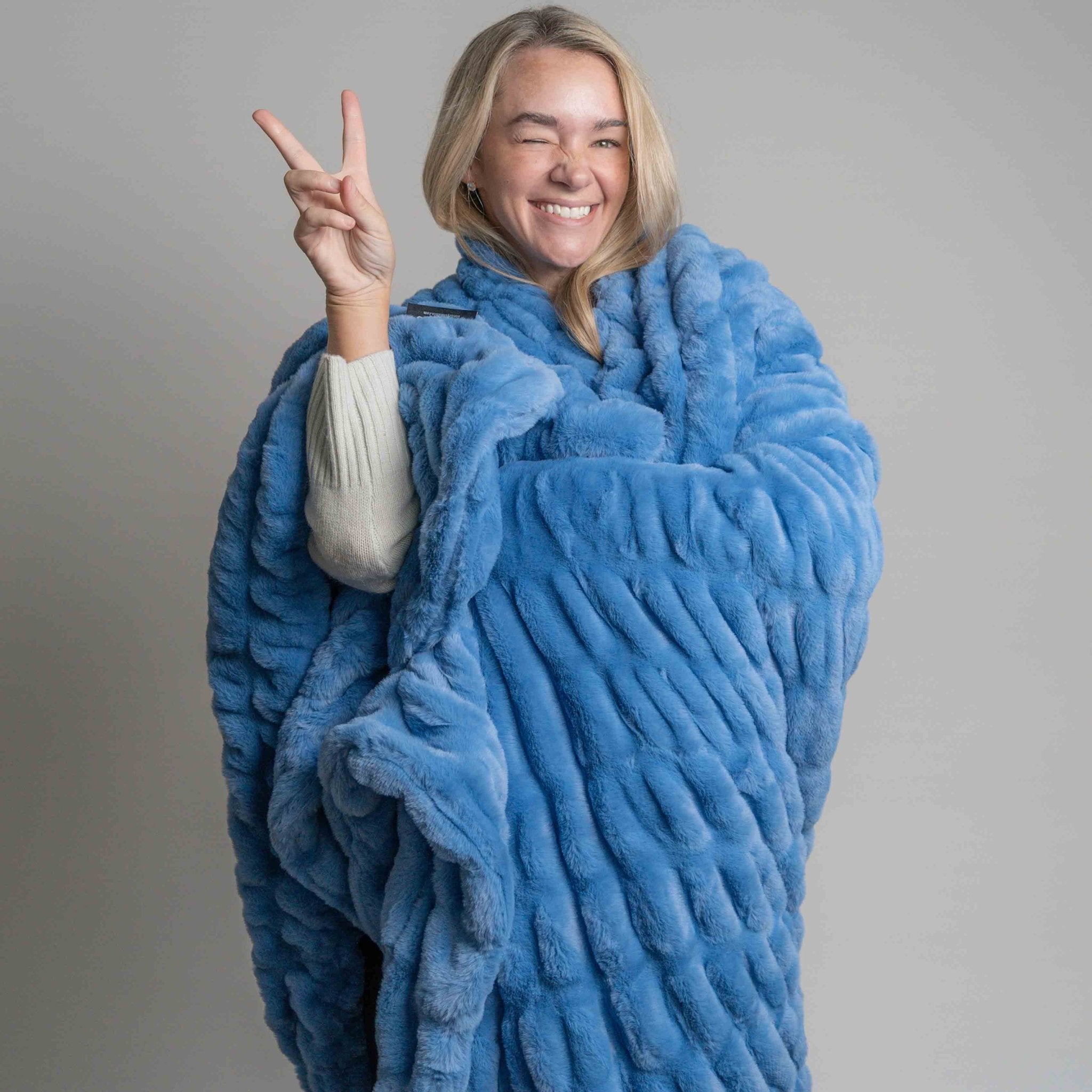 Ripple Faux Fur Blanket - Cabo Blue - Sunday Blankets