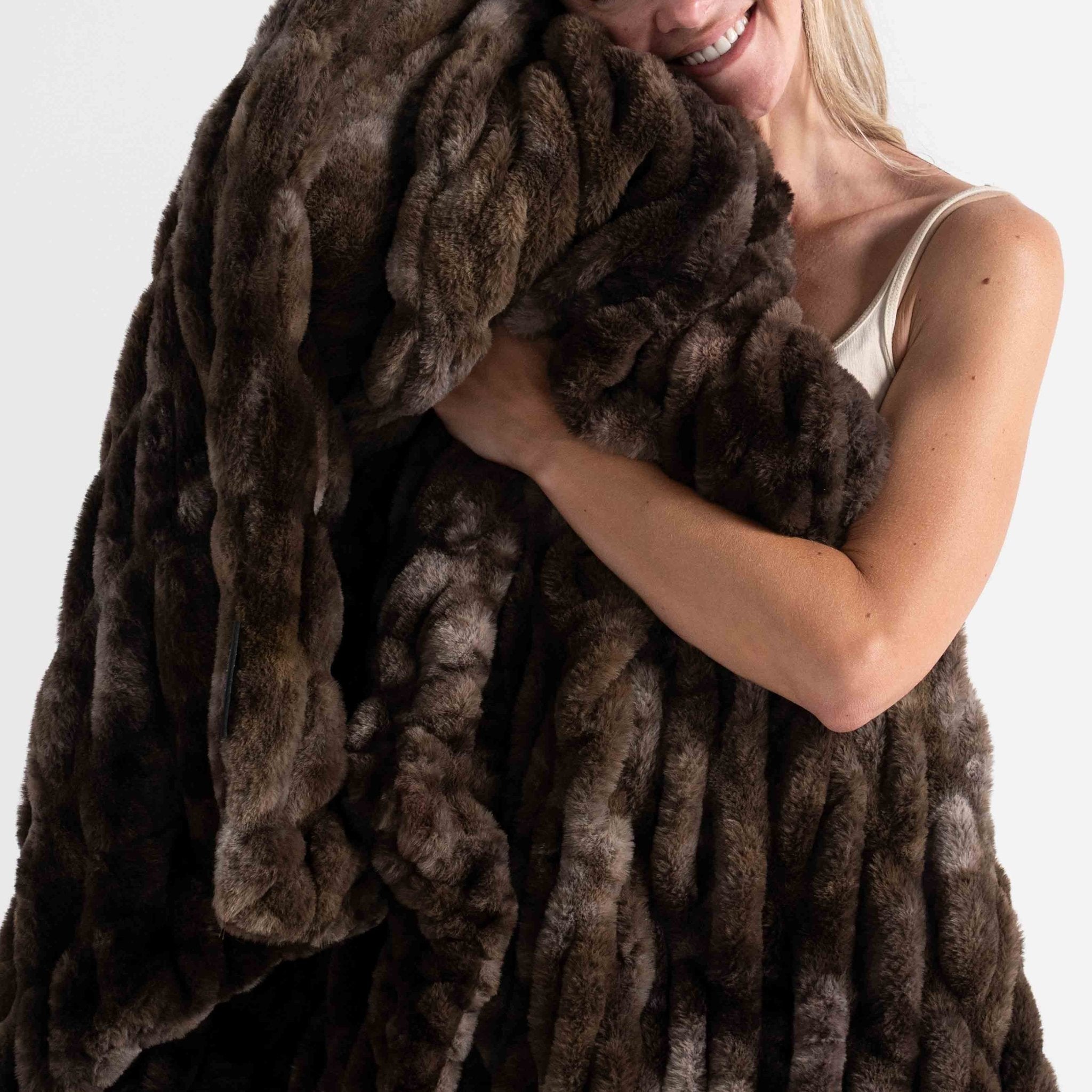 Ripple Faux Fur Blanket - Cocoa - Sunday Blankets
