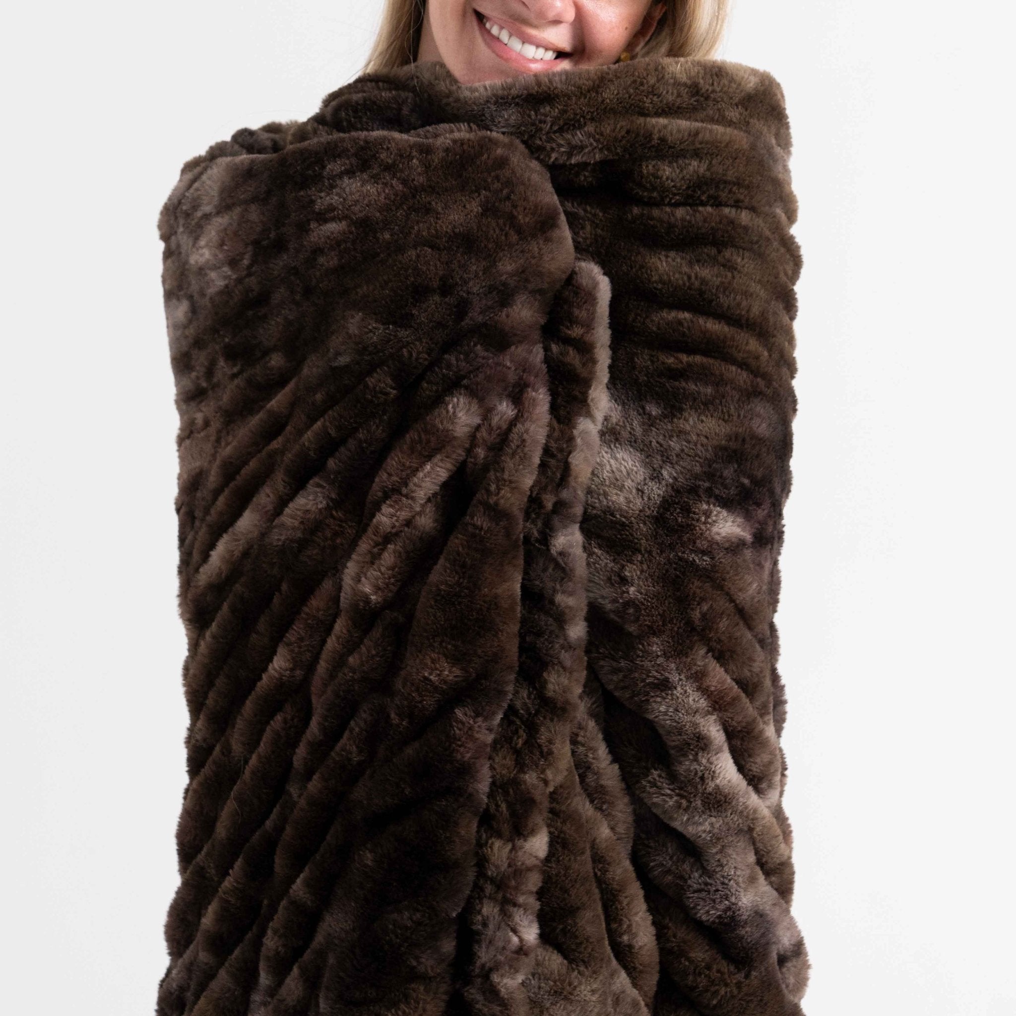 Ripple Faux Fur Blanket - Cocoa - Sunday Blankets