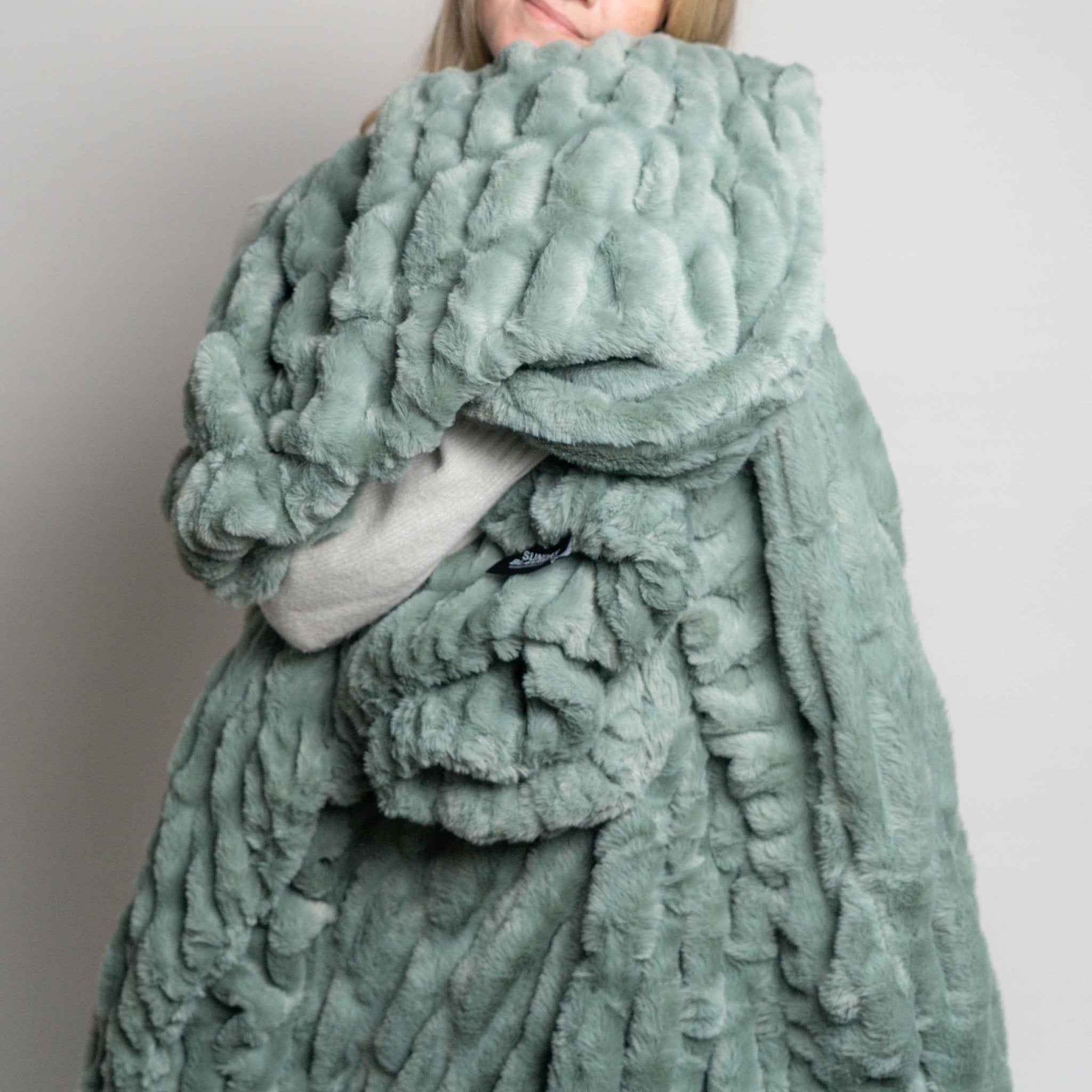 Ripple Faux Fur Blanket - Sage Green - Sunday Blankets